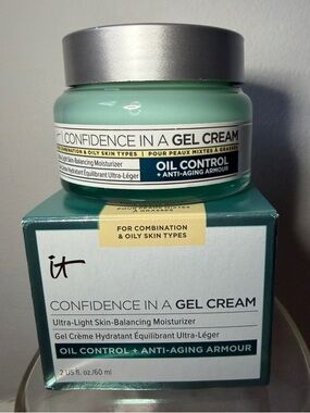 IT Cosmetics Confidence In A Gel Cream -60 ml